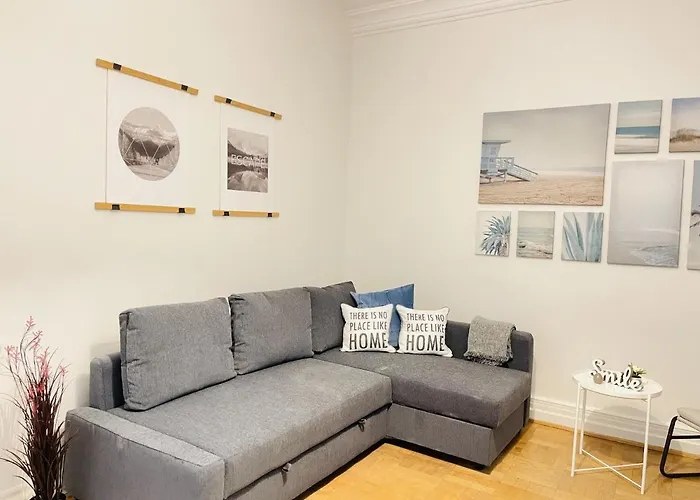 Aday - Mansion - Big With Garden Apartment Aalborg