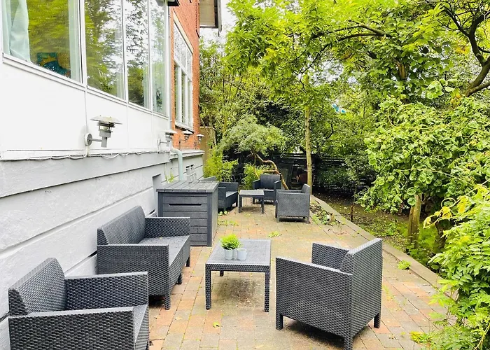Aday - Mansion - Big With Garden Apartment Aalborg