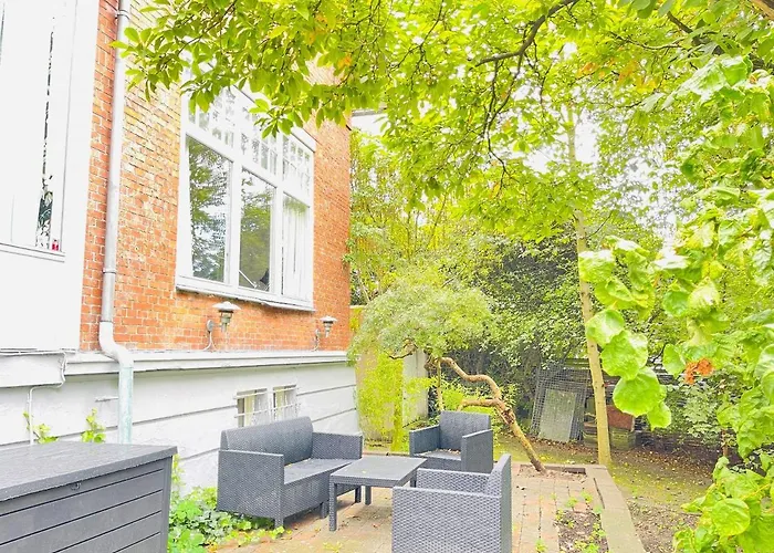 Aday - Mansion - Big With Garden *